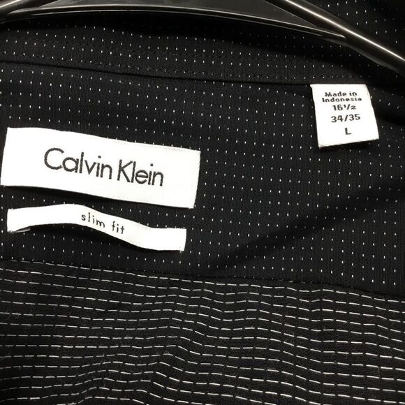 Calvin Klein Dotted Button Down (H5) - Picture 5 of 7